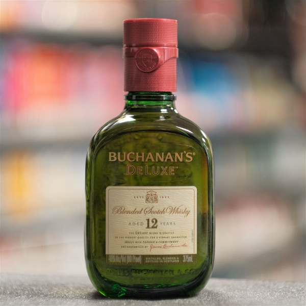 Picture of Buchanan's Deluxe 12 Years 375ml 